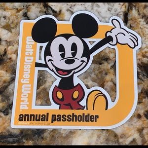New Disney Annual Passholder Mickey Magnet